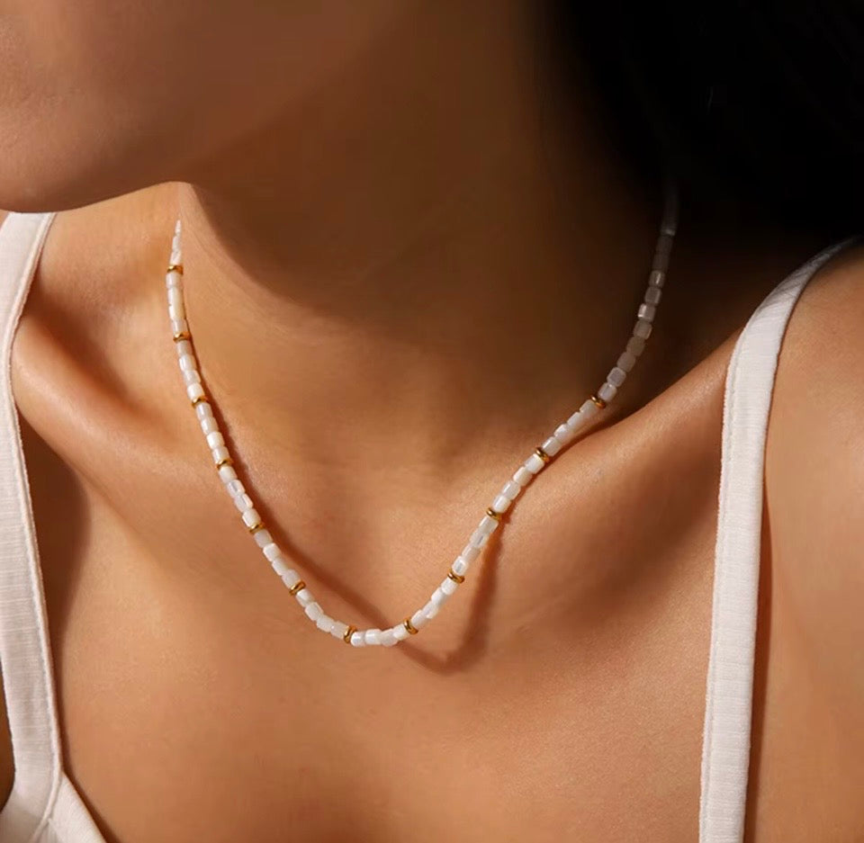 WHITE FRITILLARY (MOTHER OF PEARL) AND GOLD BEADED NECKLACE