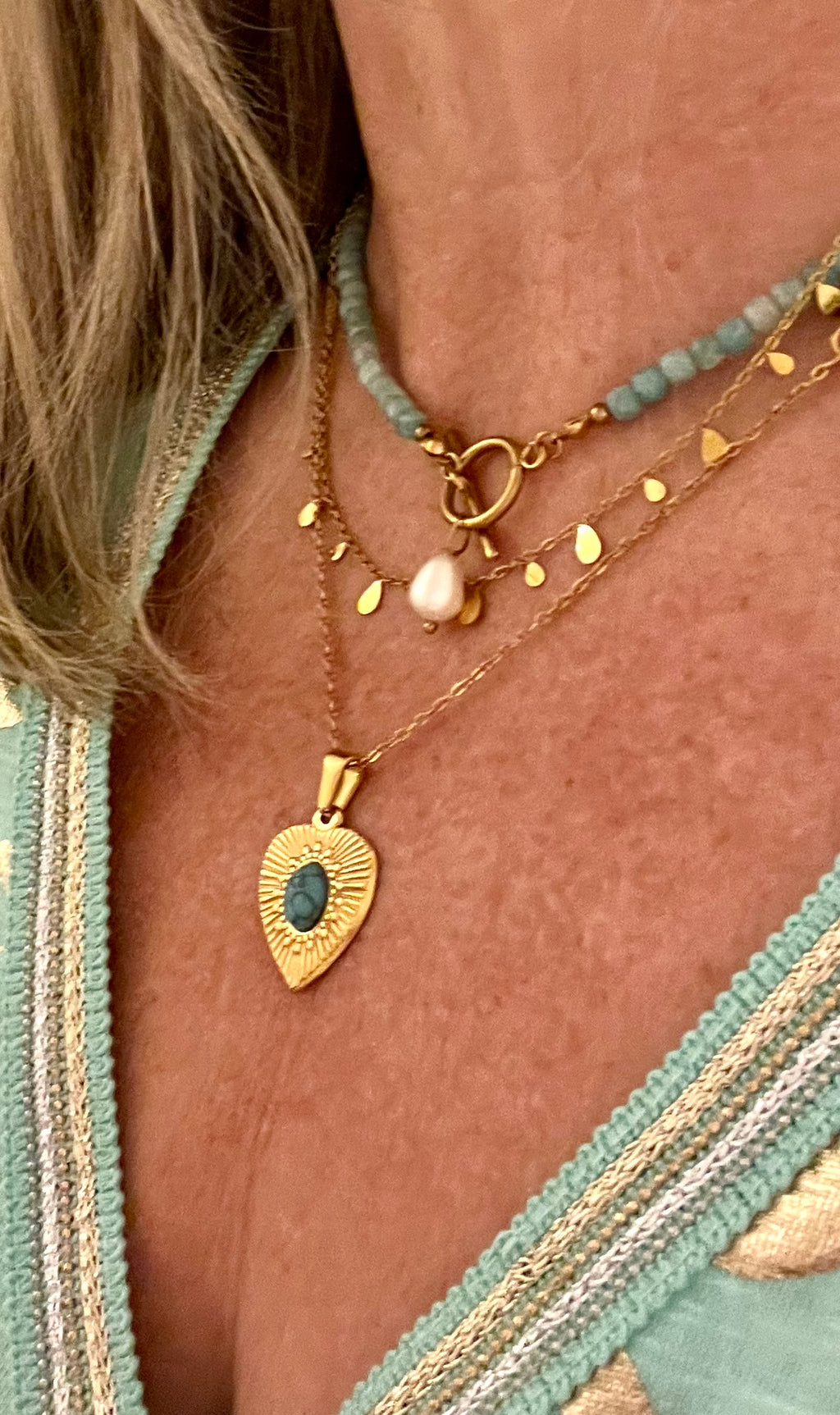 18K GOLD HEART AND TURQUOISE STONE PENDANT NECKLACE