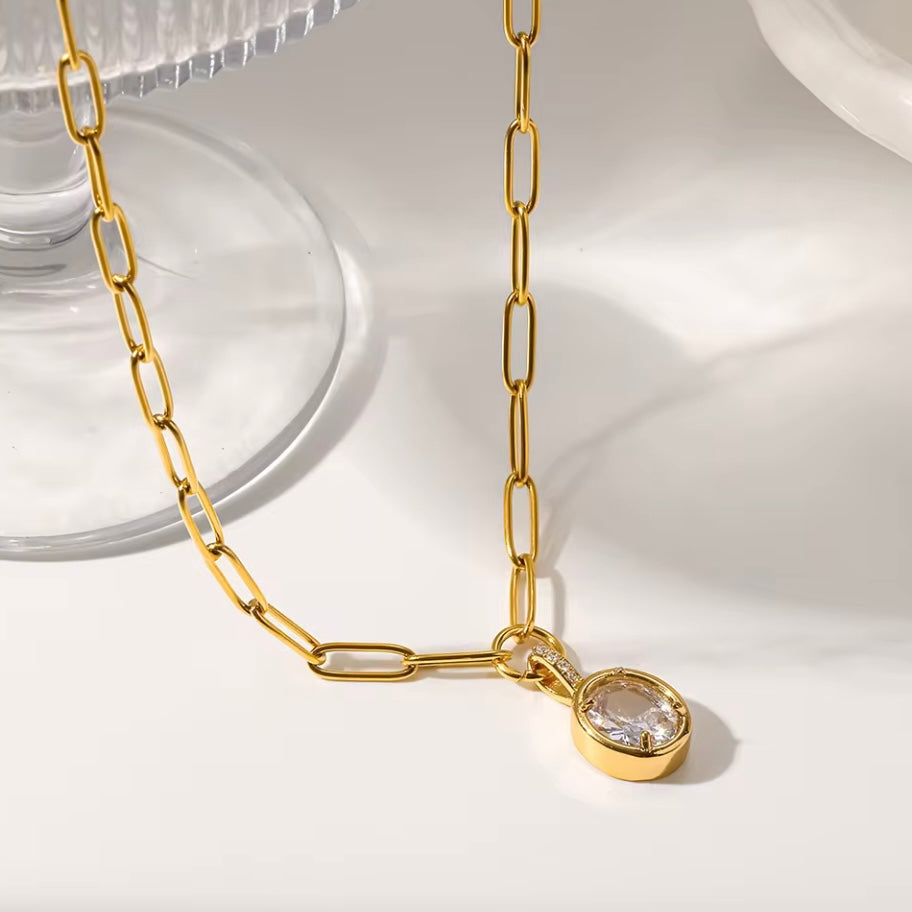 Oval Zircon Pendant on 18k Gold Paperclip Chain Necklace