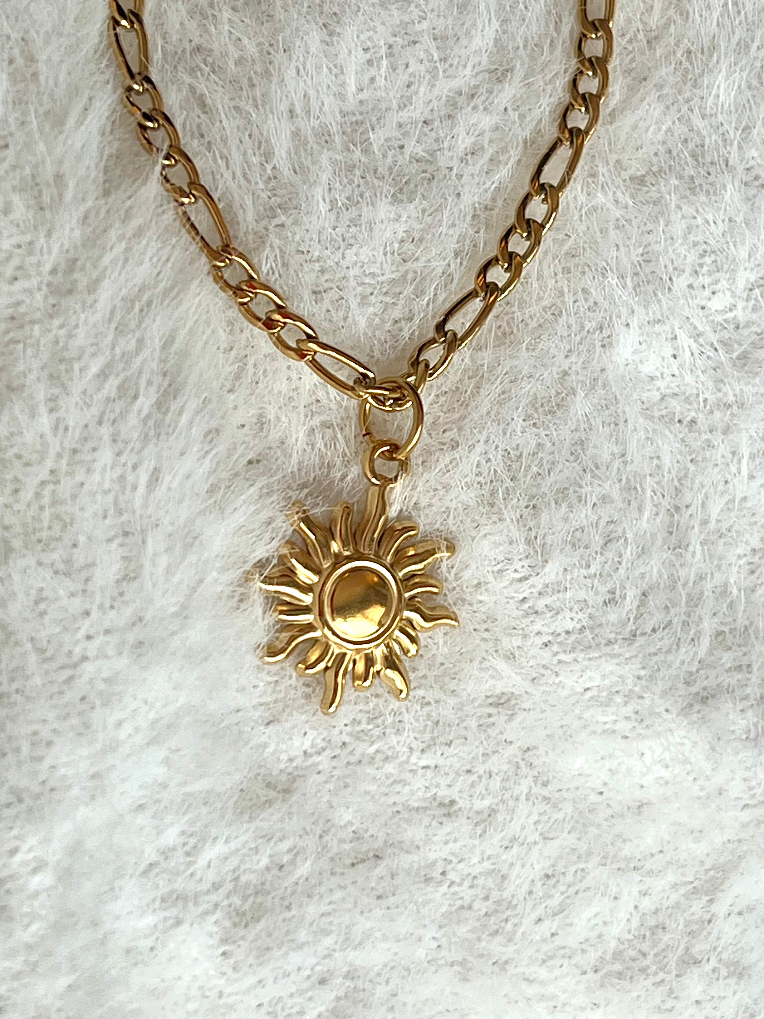 18K Gold Figaro Link Necklace