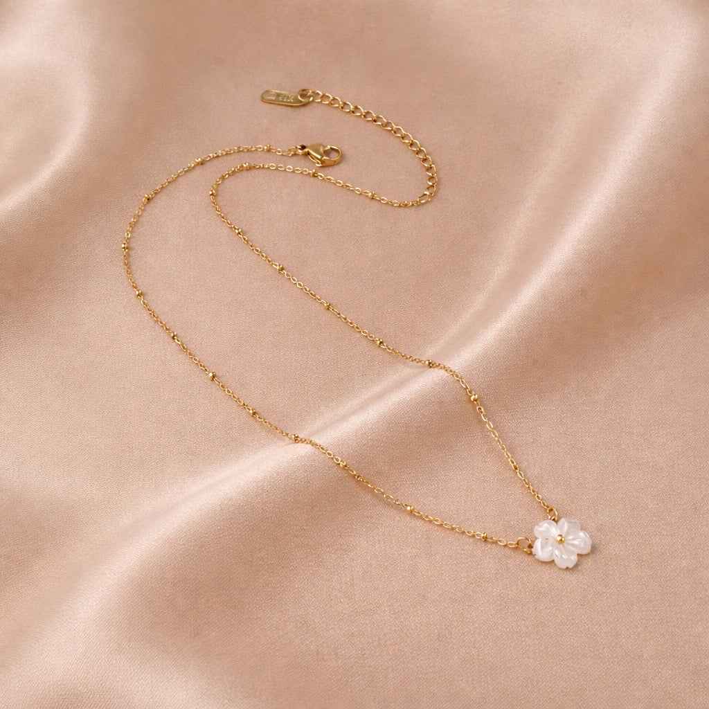 Flower Shell Earrings 18k gold plated