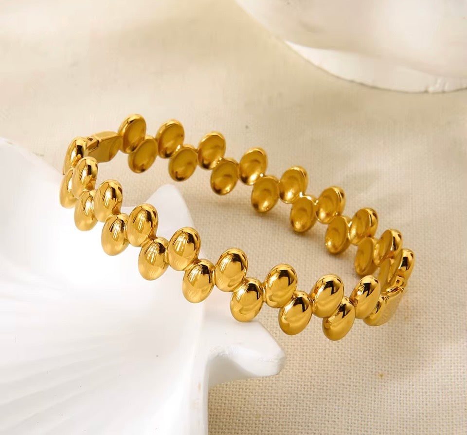 18k GOLD PLATED PEBBLE BANGLE