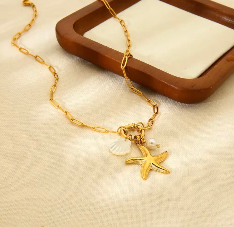 18k Gold Starfish Charm Necklace
