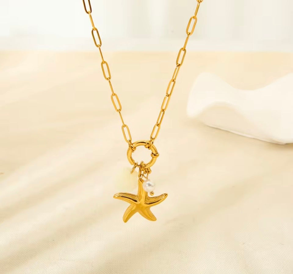18k Gold Starfish Charm Necklace