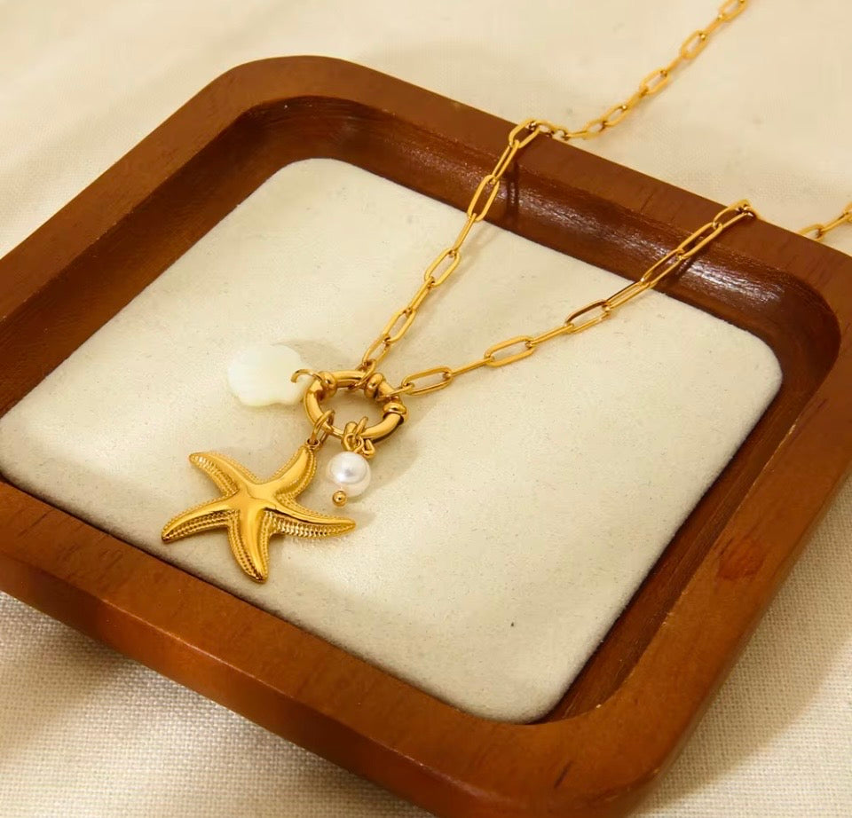 18k Gold Starfish Charm Necklace