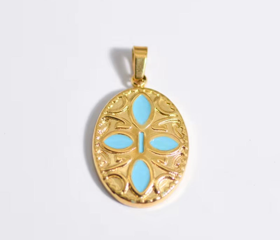 Charms & Pendants