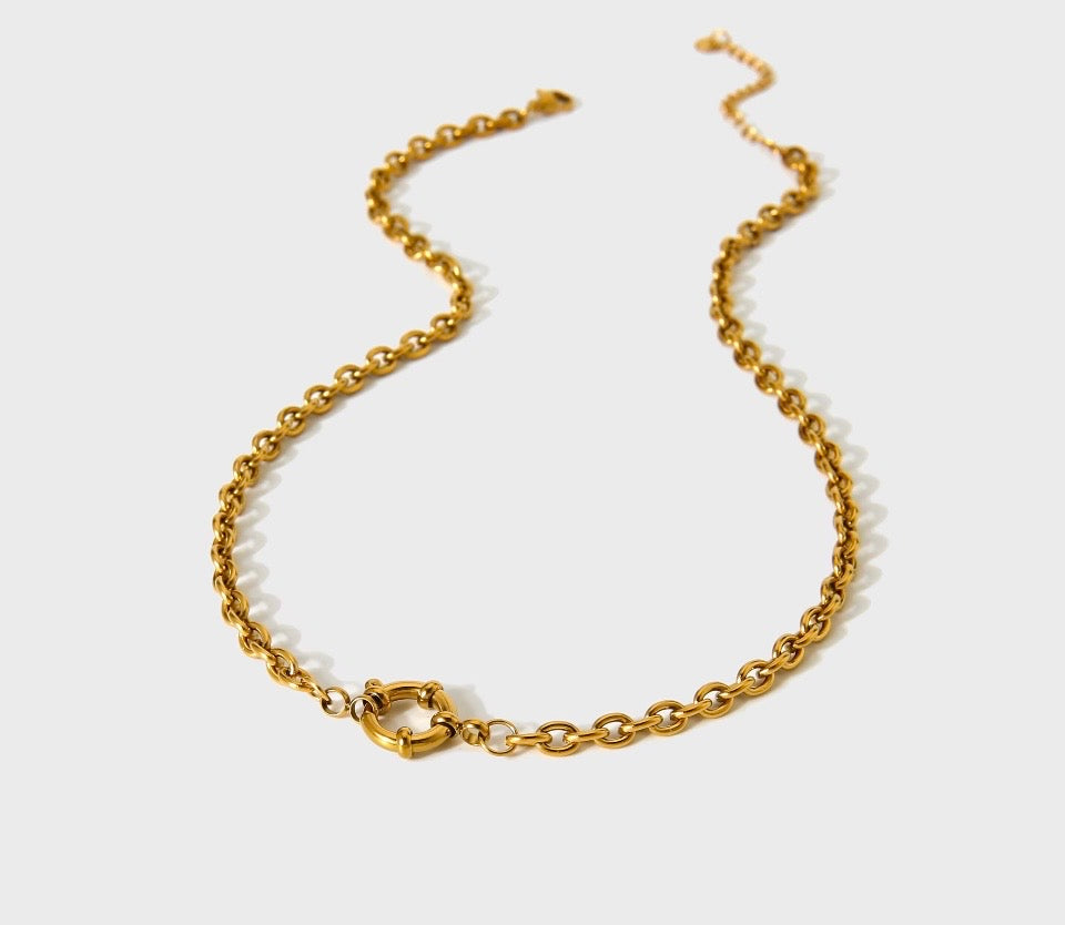18k Gold Cable Necklace with Pearly White Stone & Gold Pendant