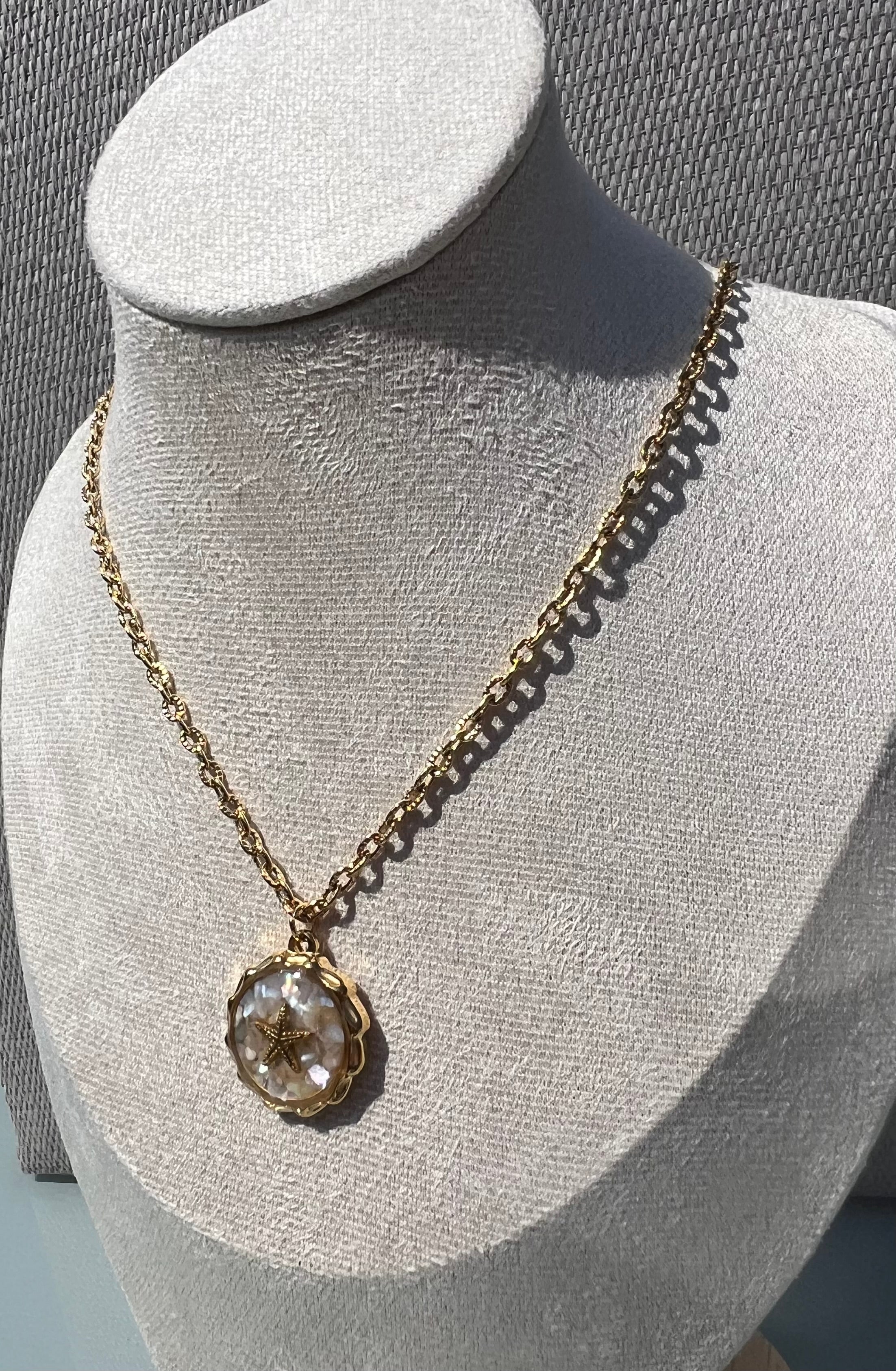 18k GOLDEN STARFISH PENDANT NECKLACE SUMMER 2026