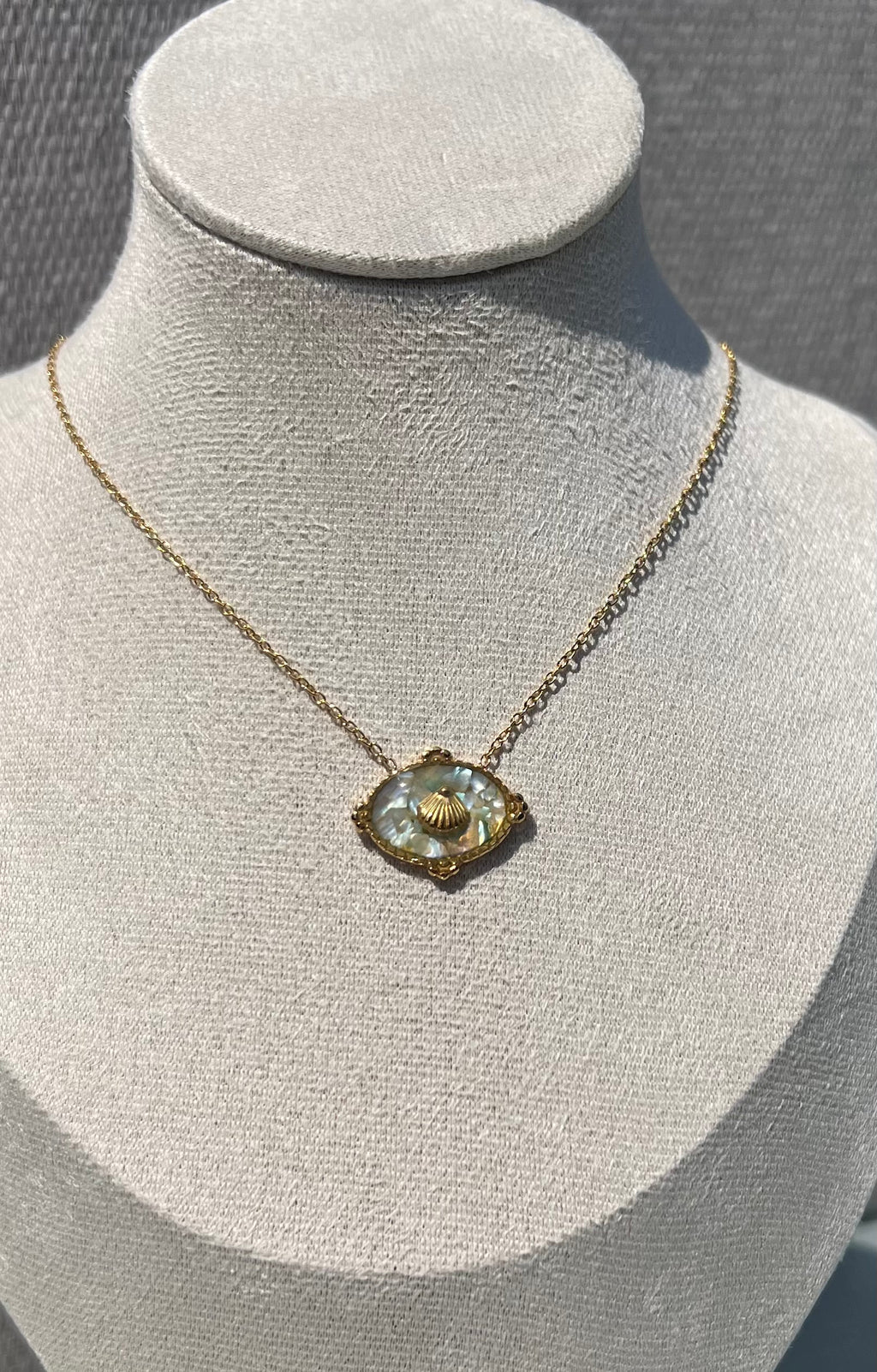 SHELL PENDANT NECKLACE SUMMER 2026