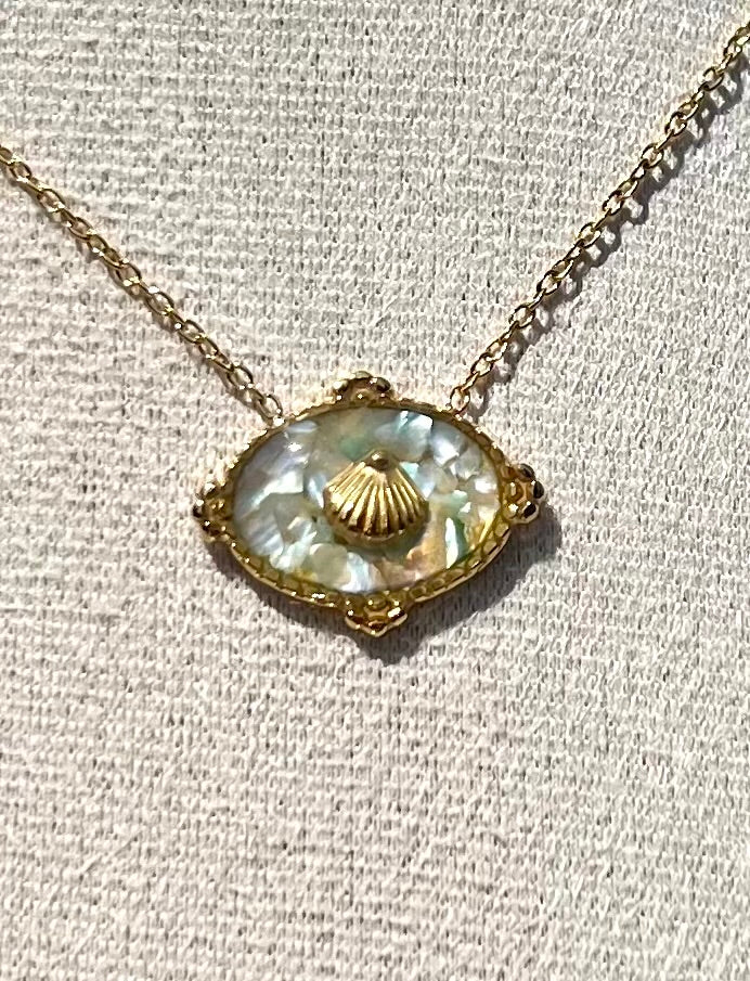 SHELL PENDANT NECKLACE SUMMER 2026