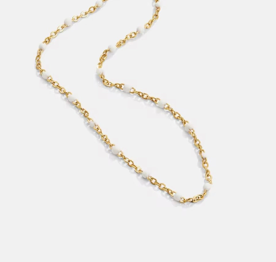 White beaded Lip Chain Necklace